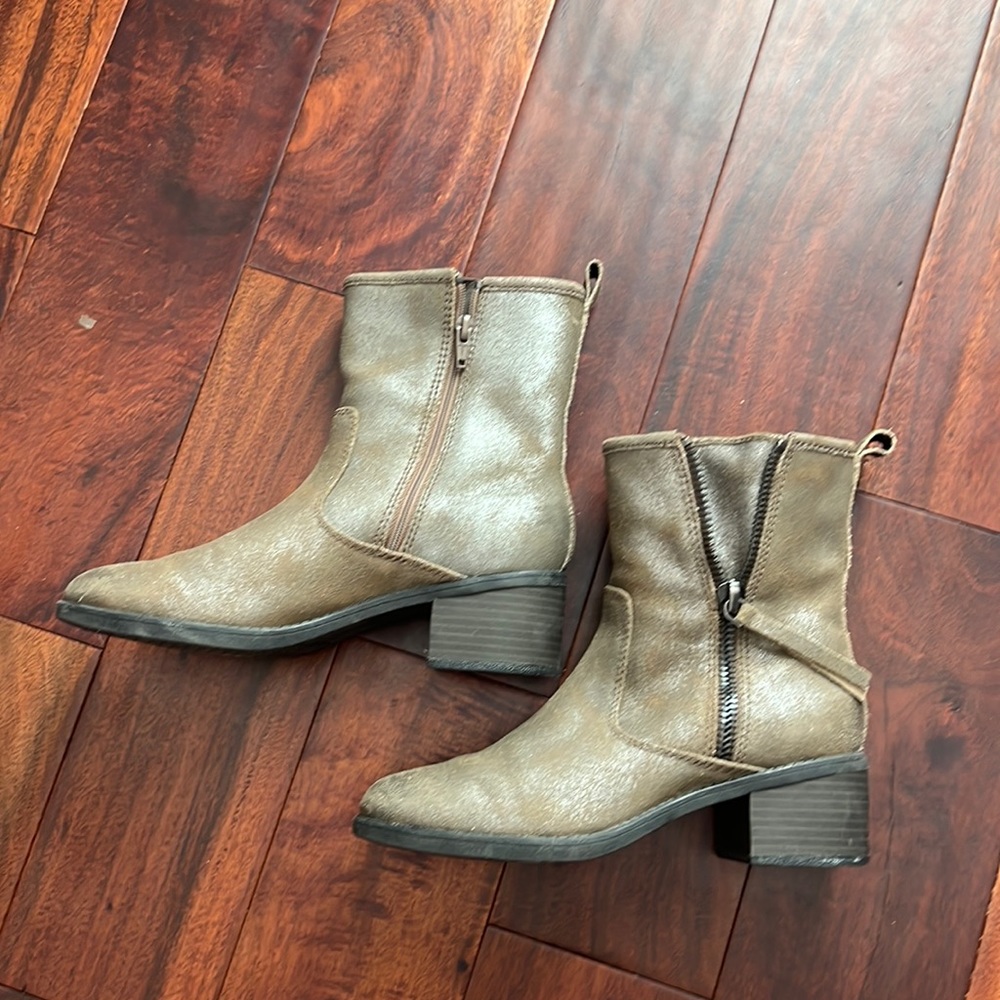 Clarks boots soft cushion size 7 women’s